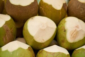 Read more about the article Brown Coconuts Vs. Green Coconuts: What’s The Difference?