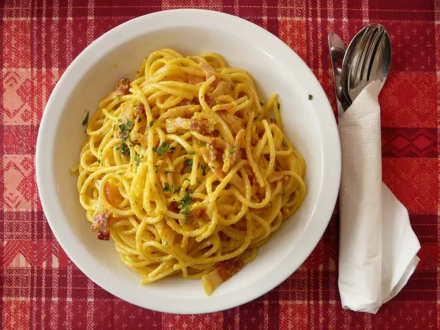 You are currently viewing Carbonara Vs. Pasta Alla Gricia